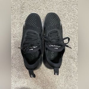 Women’s Size 6 Black And White Nike Air Max 270’s